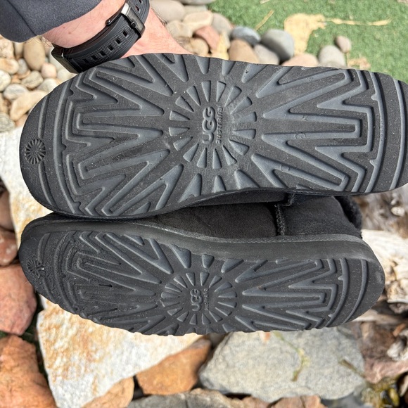 UGG Bailey Button Boots Womens 7 Black Sheepskin Suede Winter 5803 - Picture 7 of 10